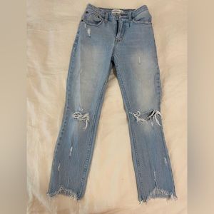 ABERCROMBIE LIGHT WASH MOM JEANS